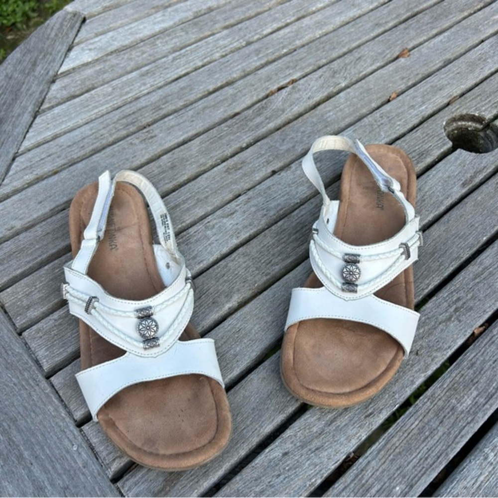 Minnetonka White and Tan Sandals with Crisscross Straps - Picture 3 of 10